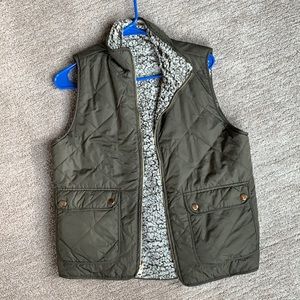 Sherpa/quilted green vest
